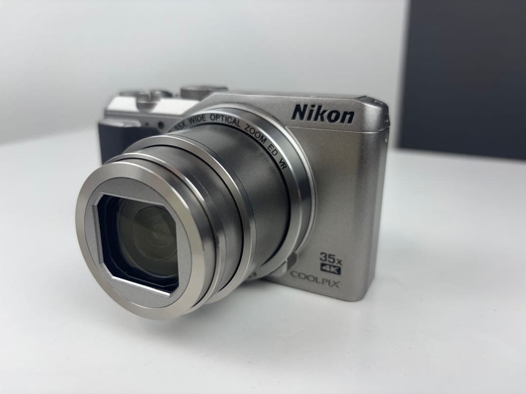 【極美品】Nikon COOLPIX A900 シルバー　デジタルカメラ