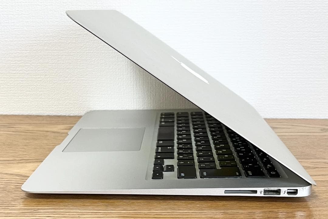 【送料無料】MacBook Air 13 i5 8GB SSD256GB AC付