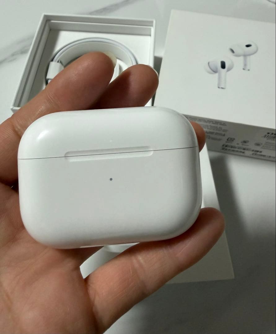 AirPods pro2 本体 ホワイト 充電ケーブル付き