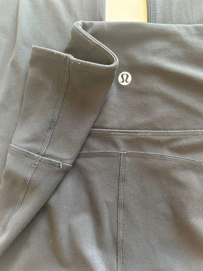 ルルレモン　ブラックフレアヨガパンツ Mサイズ