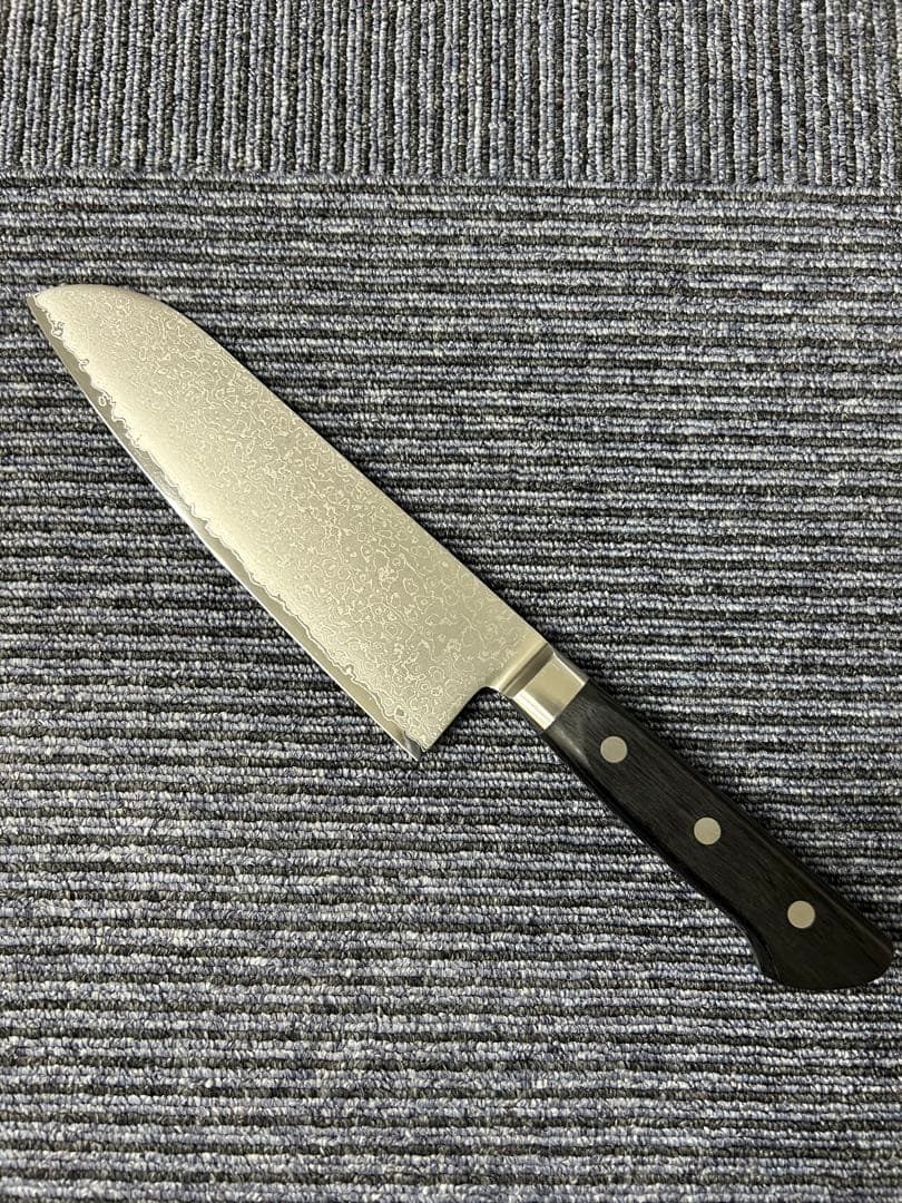 [2個セット] 三徳包丁 ダマスカス モリブデン・バナジウム鋼 口金付黒合板柄