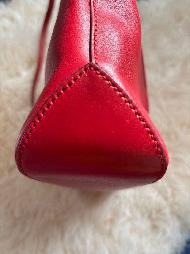 GUCCI レッド ショルダーバッグ