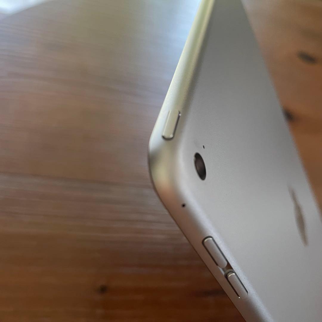 【美品】iPad Air 2 Wi-Fiモデル 64GB シルバー