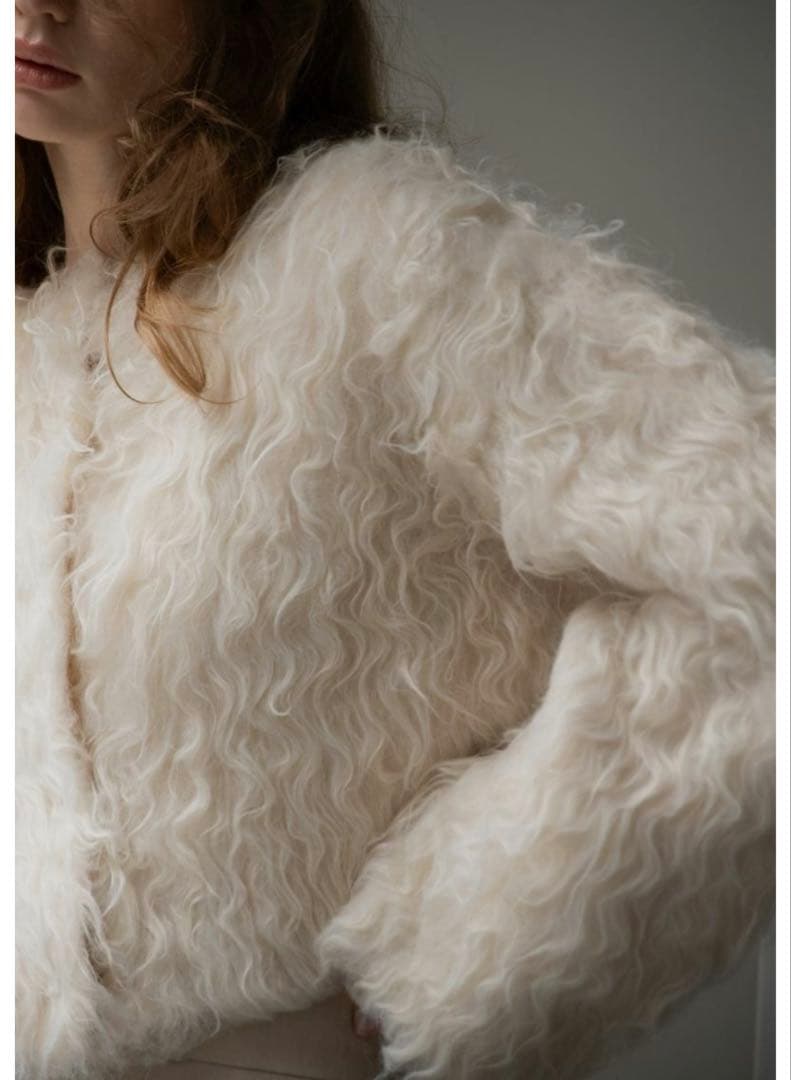 美品　メゾンドドルチェ　wavy cardigan ivory