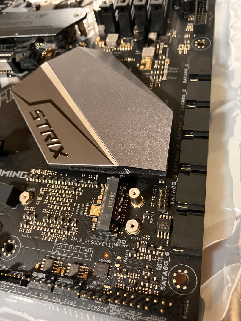 STRIX H370-F GAMING マザーボード　i7-8700付属