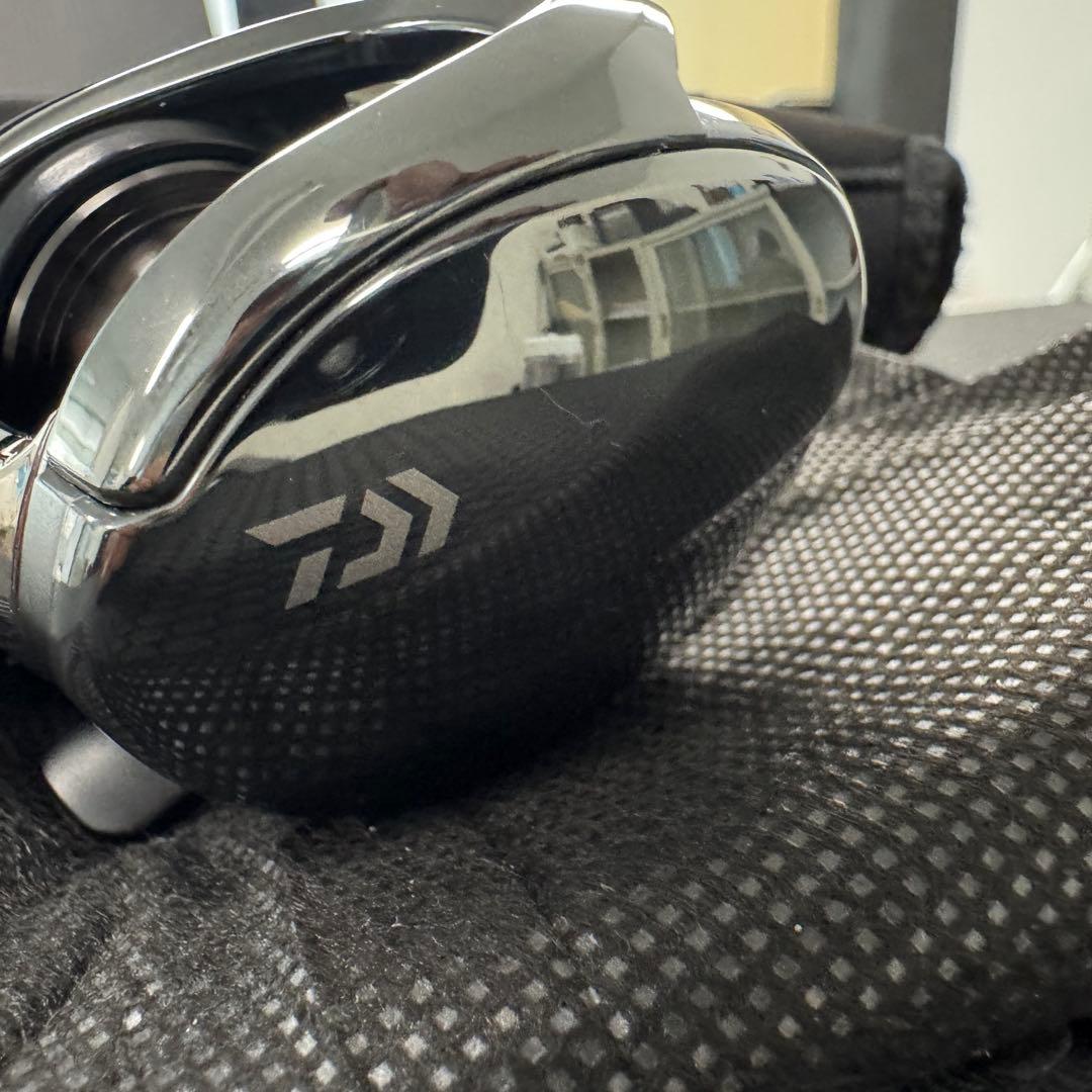 24 スティーズ SV TW 100HL（左）