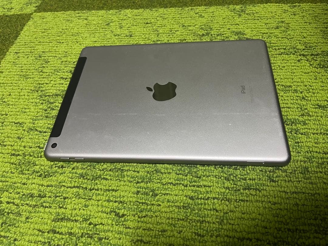 ゆーき　Apple iPad (第6世代) 32GB