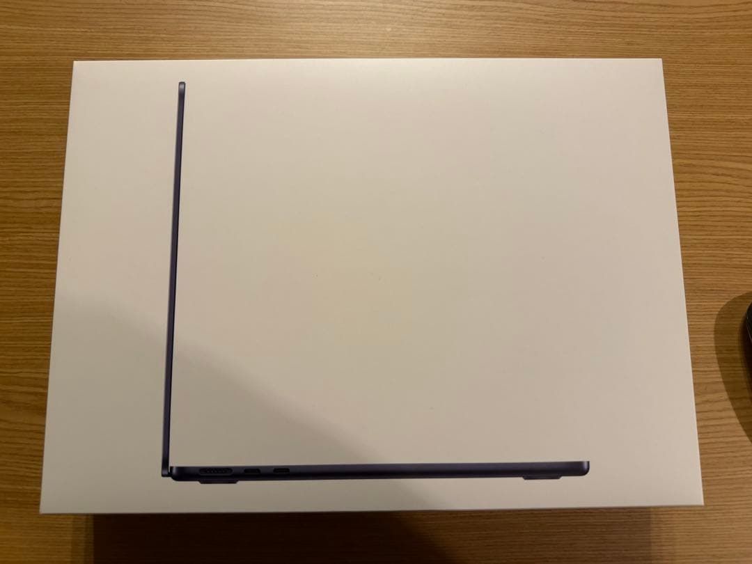 MacBook Air M2 13インチ（Mid 2022）256GB