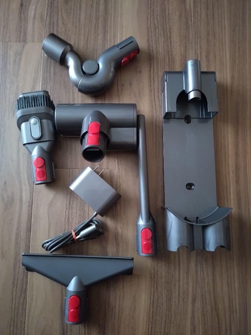 dysonダイソン　Ｖ８コードレスクリーナー②
