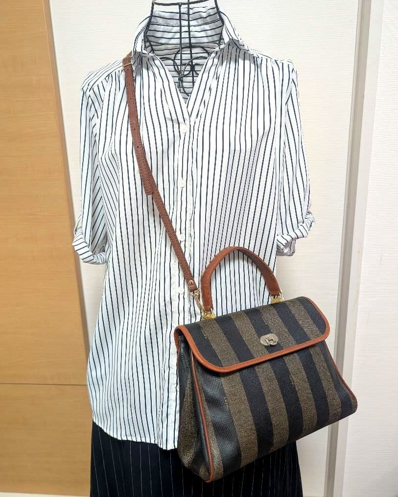 ✨lyn✨♥美品♥フェンディ ハンドバッグ ペカン柄 2way FENDI