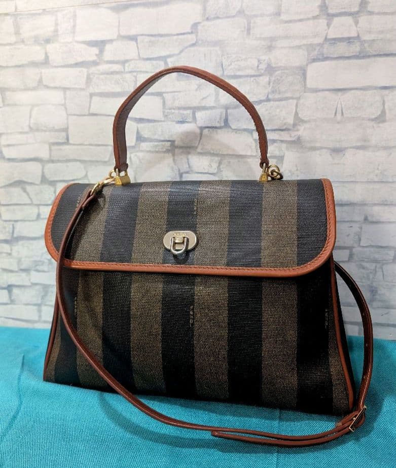 ✨lyn✨♥美品♥フェンディ ハンドバッグ ペカン柄 2way FENDI