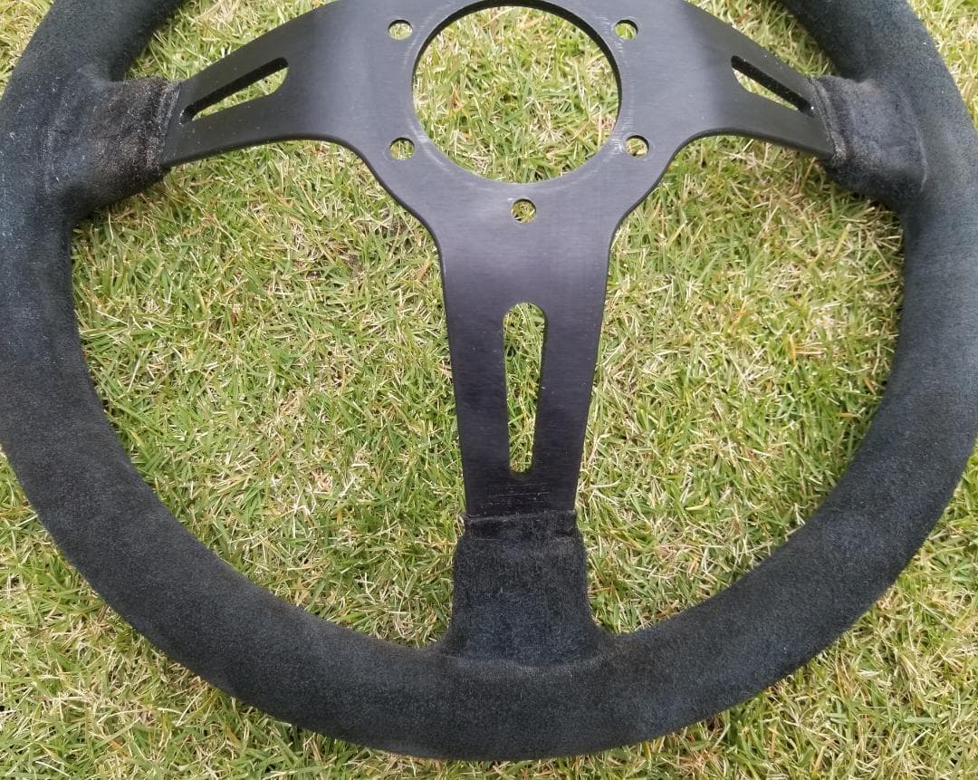 ◆ MOMO　モモ　ステアリング◆ バックスキン ◆ 350㎜ ◆ディープコーン