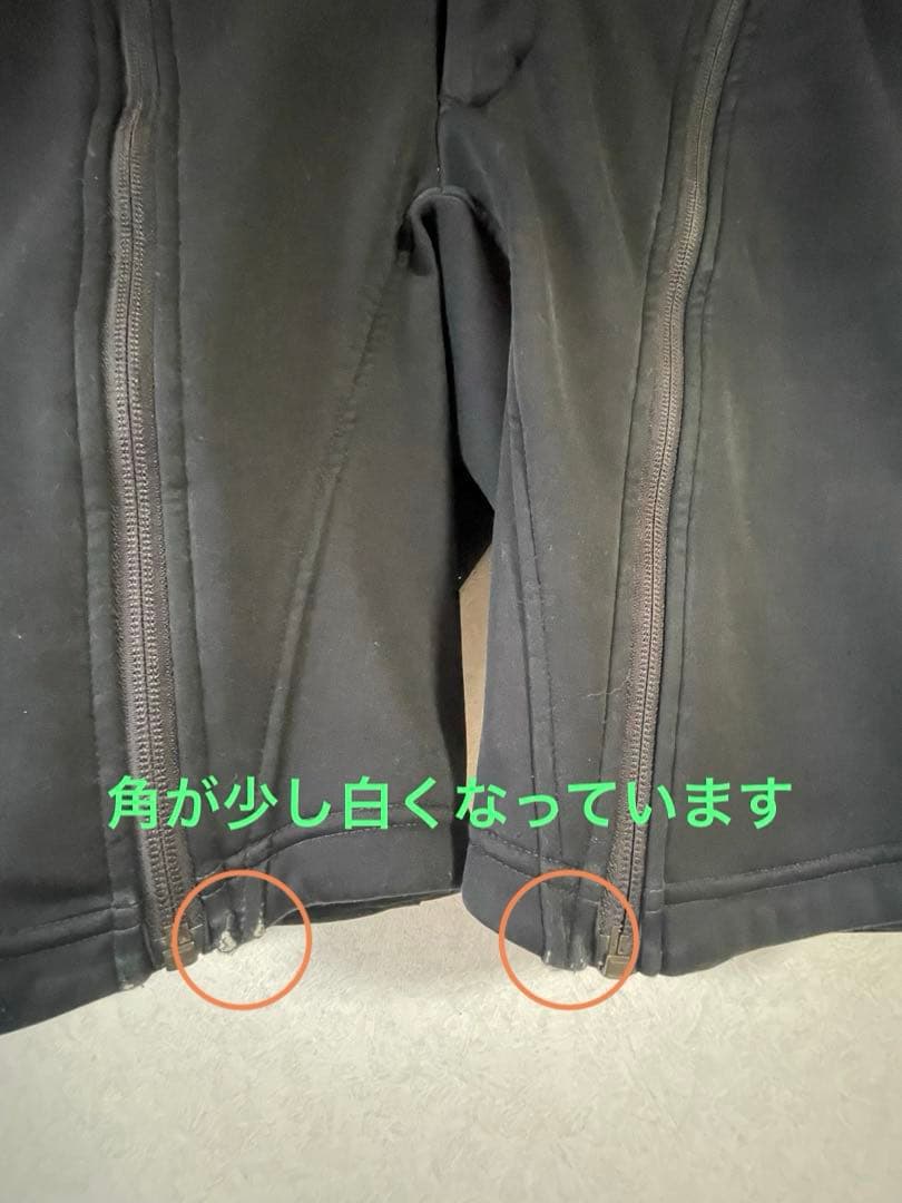 デサント　スキーハーフパンツ　黒　Ｓサイズ