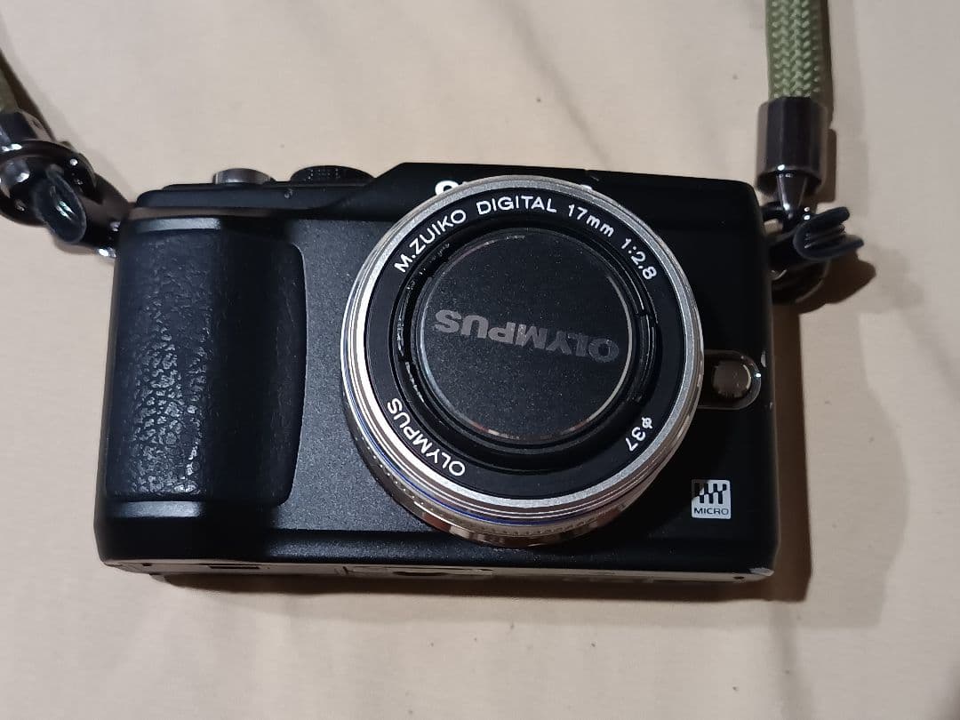 Olympus E-PL2, 2xレンス付, 3xバッテリー付