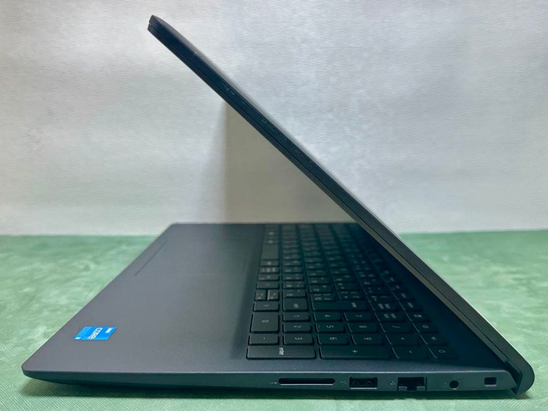 DELL Vostro 3510 ノートPC