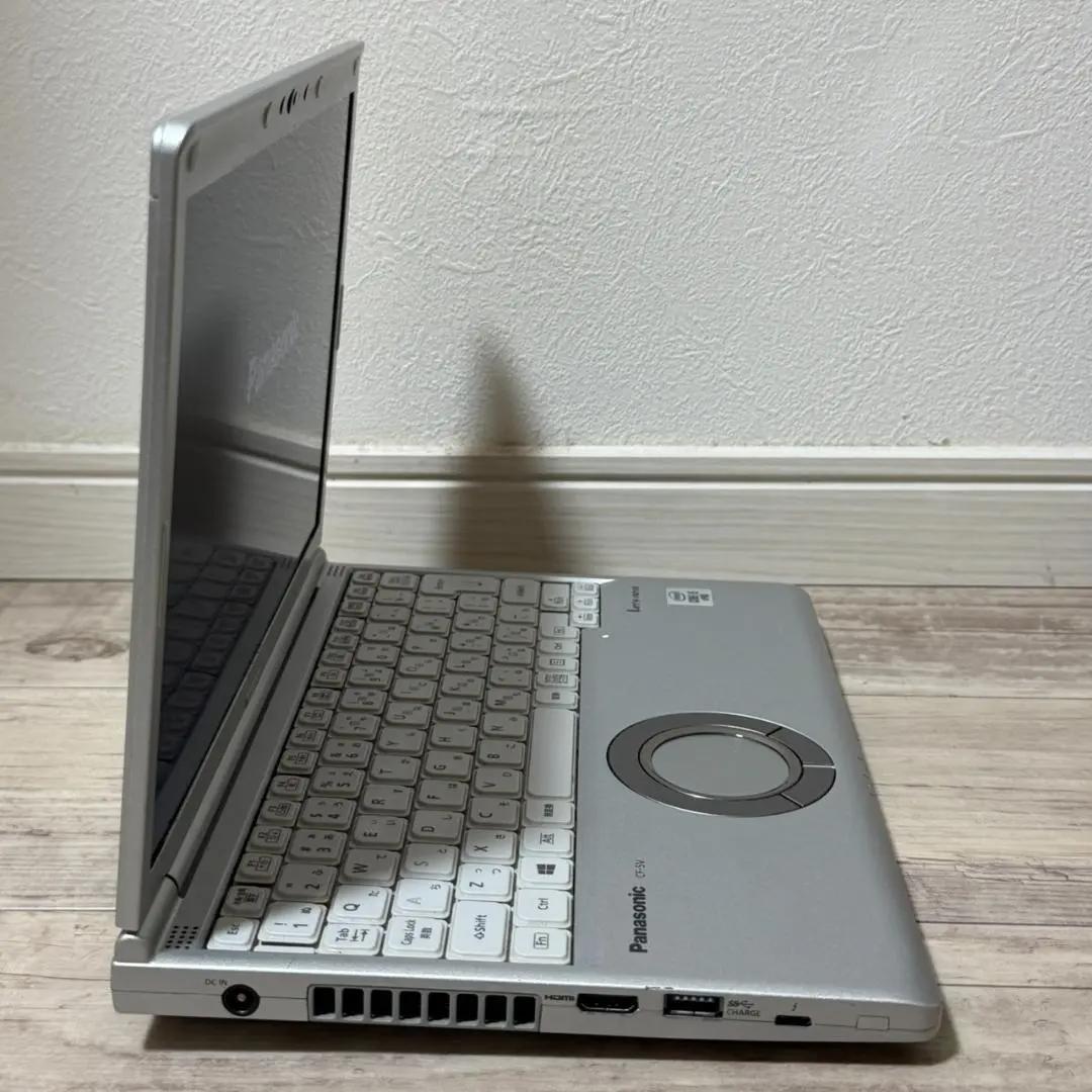 軽量約888g快速モデル 11世代 国産dynabook i5 16G 256G