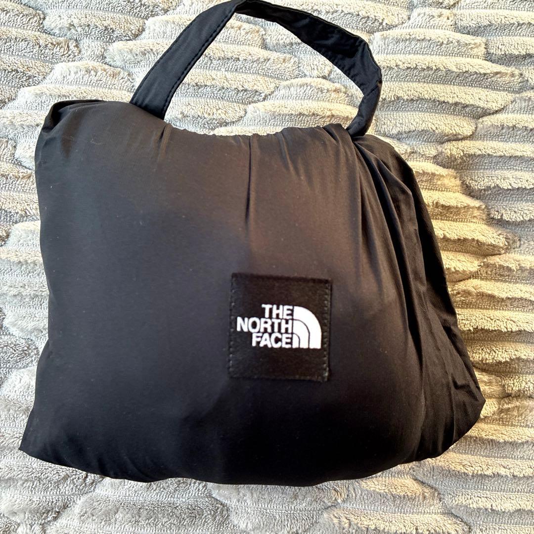 ノースフェイス　抱っこ紐ダウン　ケープ