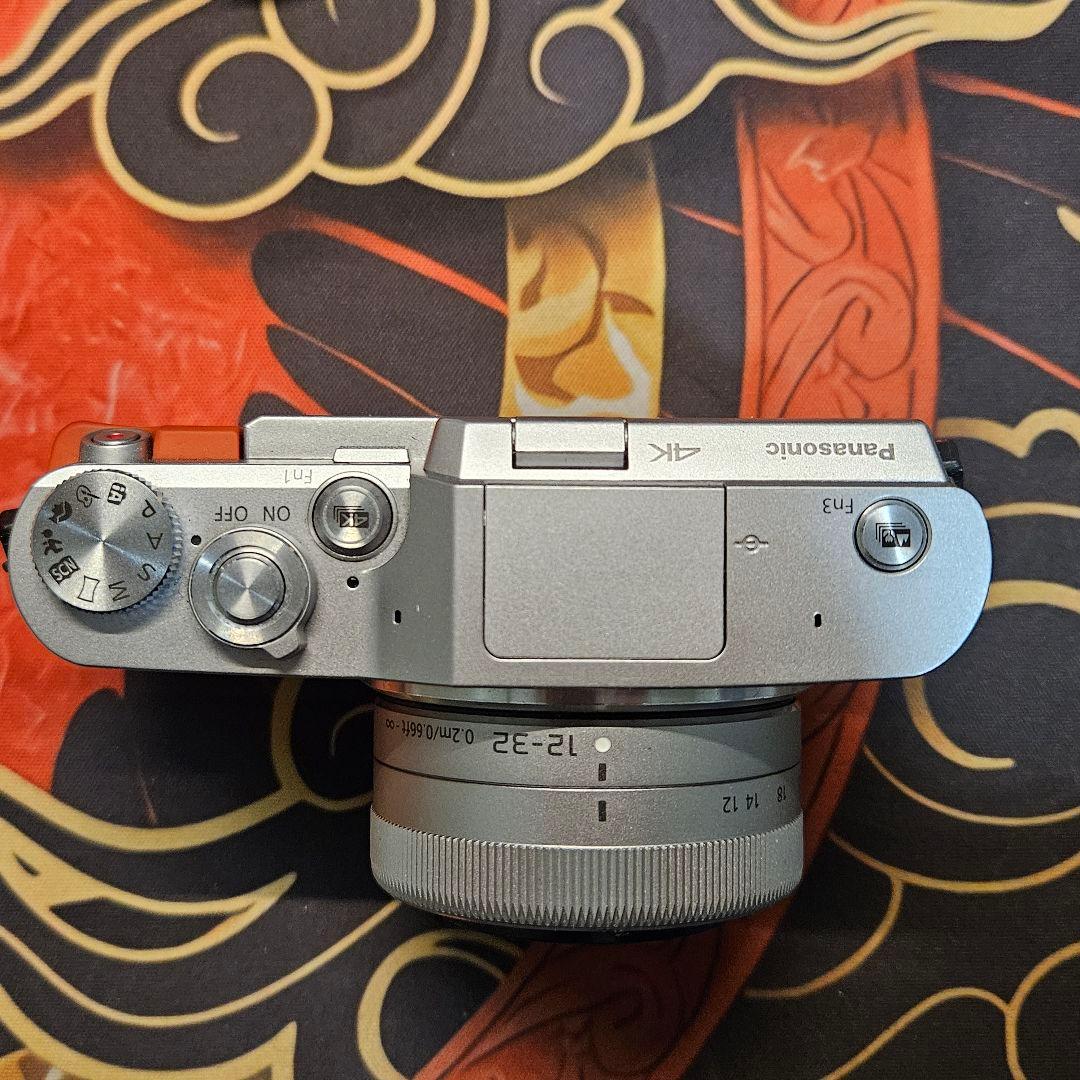 デジタルカメラ Panasonic LUMIX DC-GF9