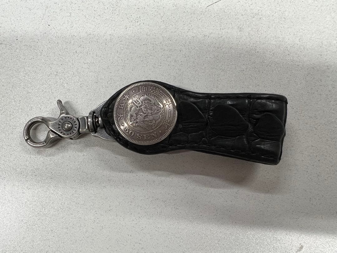 funny クロコダイルキーリング　キーホルダー　ファニー明治50銭銀貨コンチョ