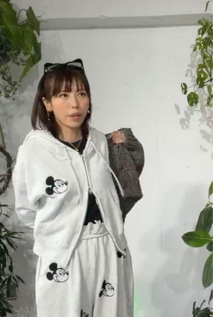 wcjミッキーマウス フードパーカー グレー