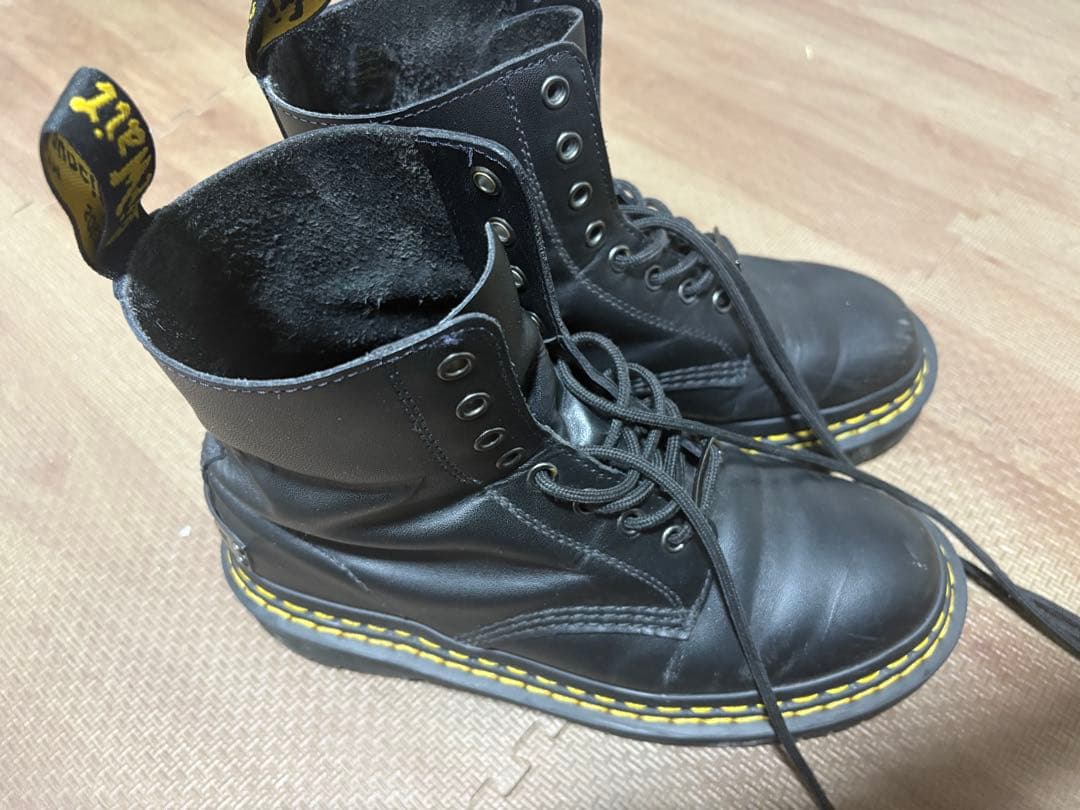 Dr. Martens 　UK8 8ホール