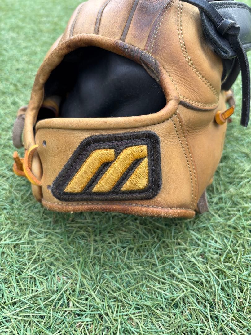 ミズノプロ硬式内野手用グラブ
