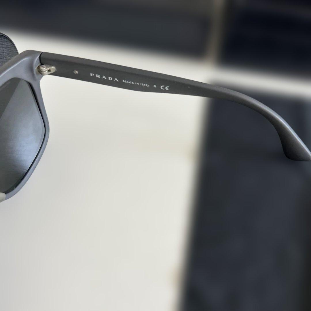 プラダPRADA サングラス　ブラック　マット