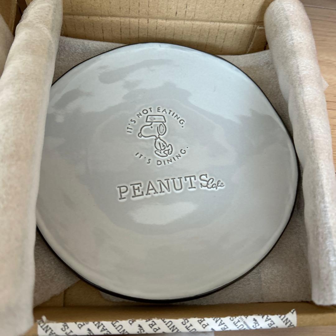 ピーナッツカフェ　プレート　お皿