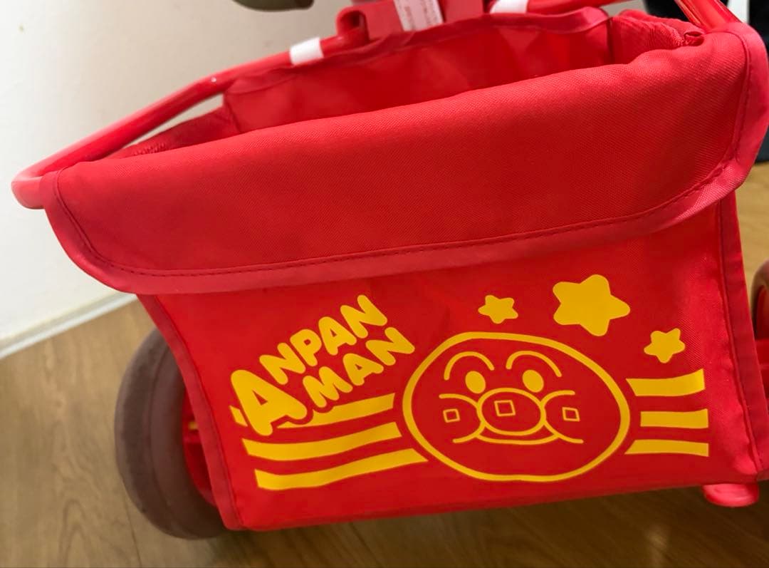 【美品】アンパンマン 三輪車 それいけ！アンパンマン デラックスII レッド 赤