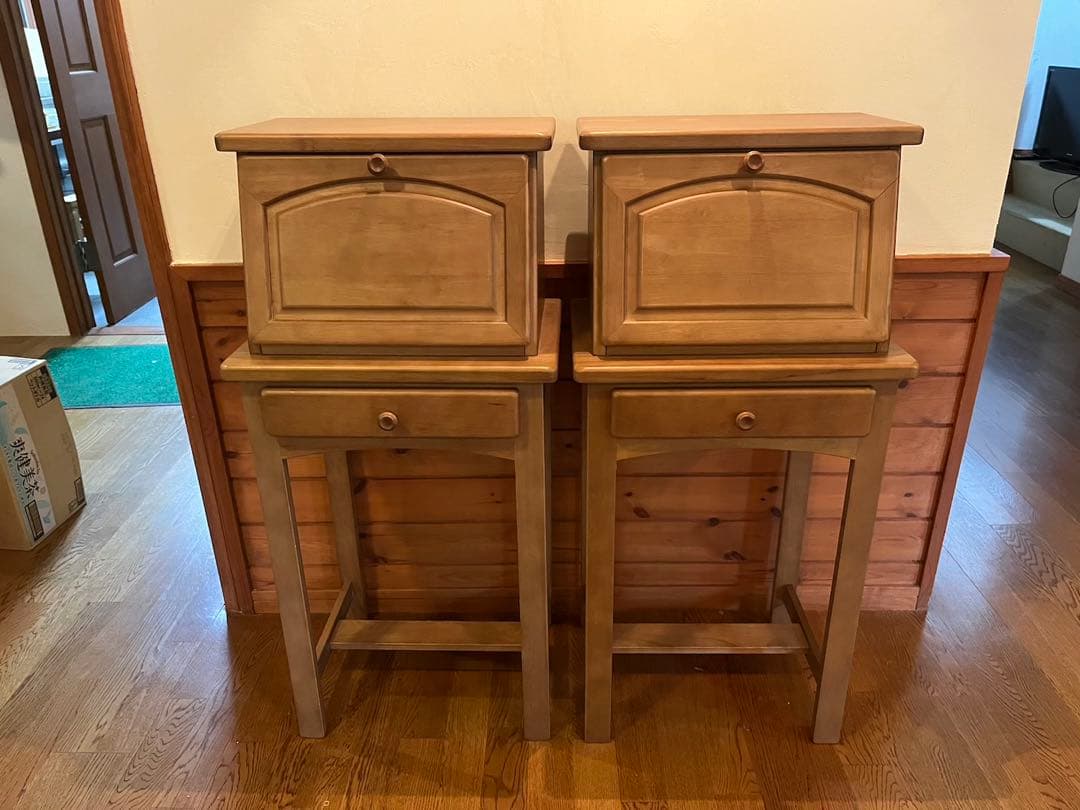 ライティングビューロー　karimoku サイドテーブル　1台