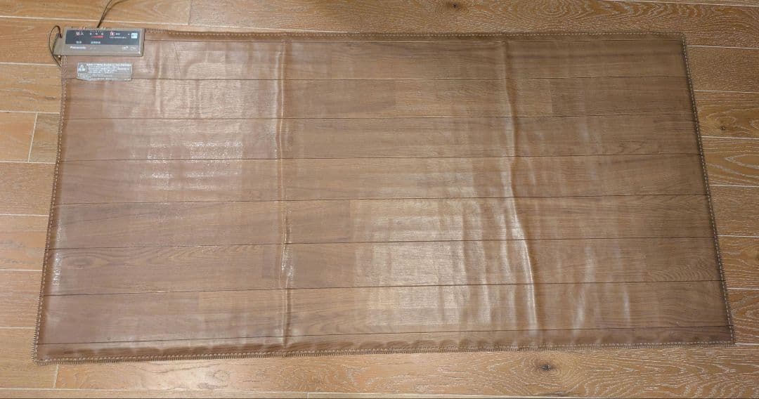 フローリングタイプの電気カーペット パナソニック DC-1V4