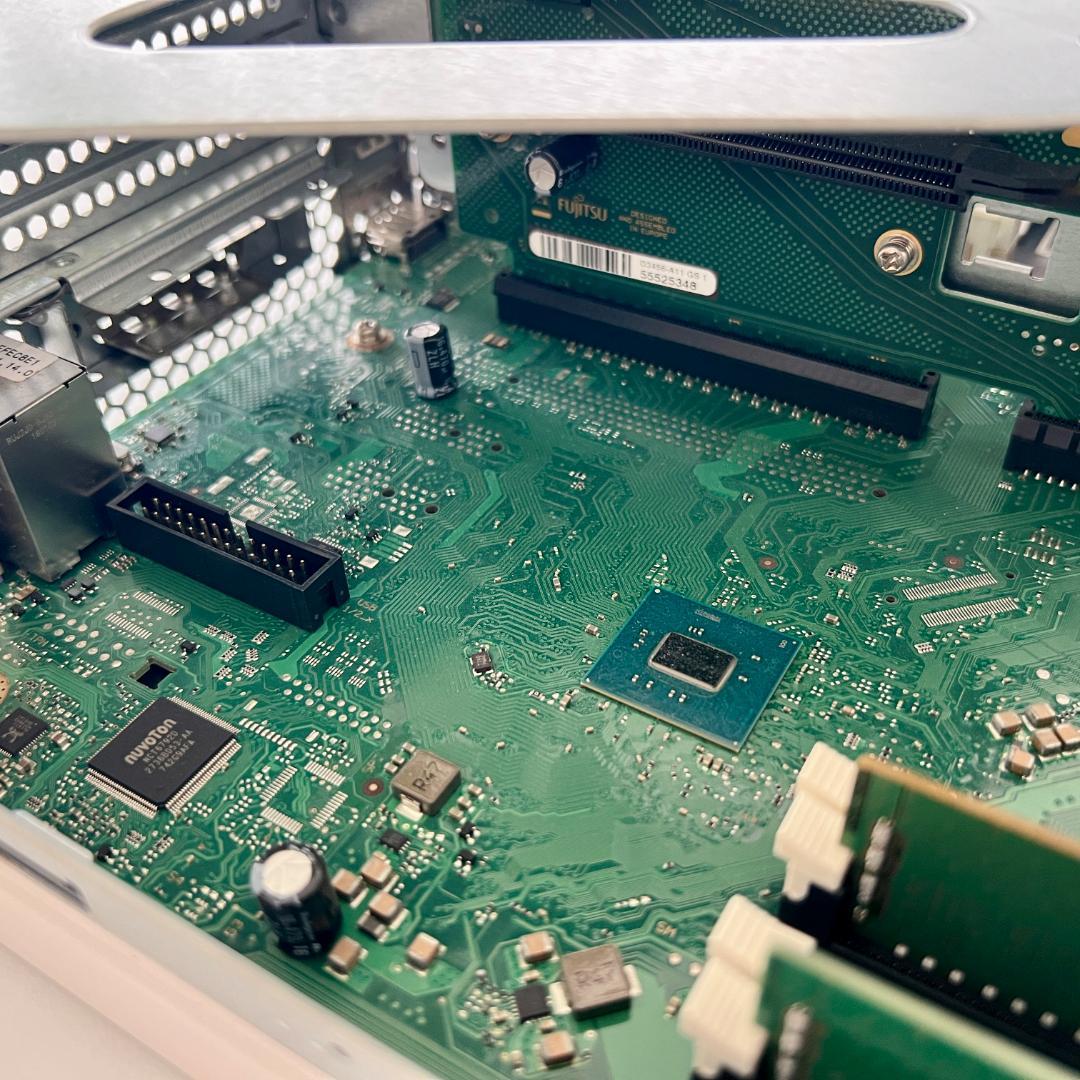 【Ubuntu搭載】富士通 i5-7500/16GB/SSD デスクトップPC