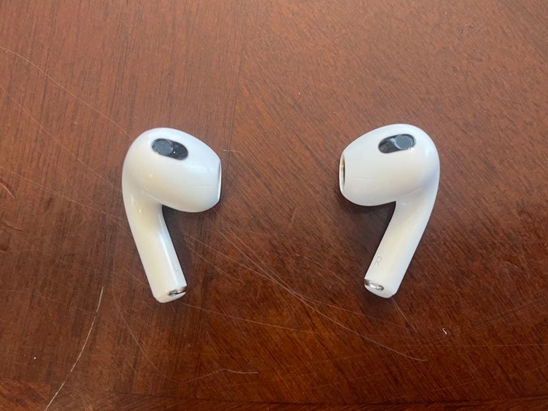 Apple AirPods（第３世代）正規品