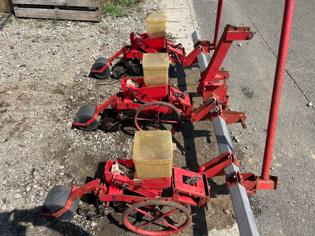 宮崎　向井工業 ごんべえ　トラクター　種まき機　ベルト繰上式　3条 TS-570