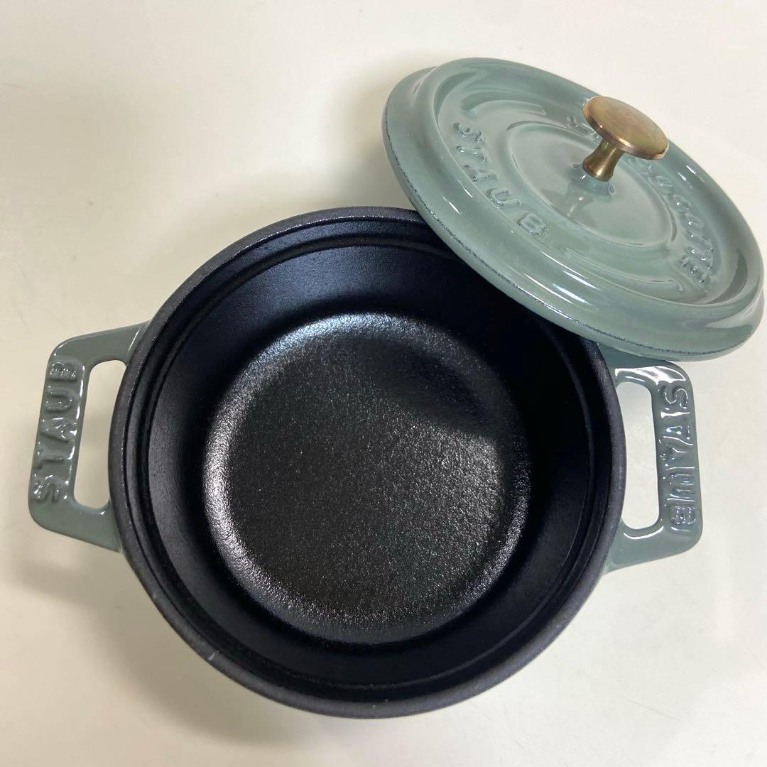 【美品】ストウブ　ピコ　ココット　ラウンド10cm 両手鍋　ホーロー鍋