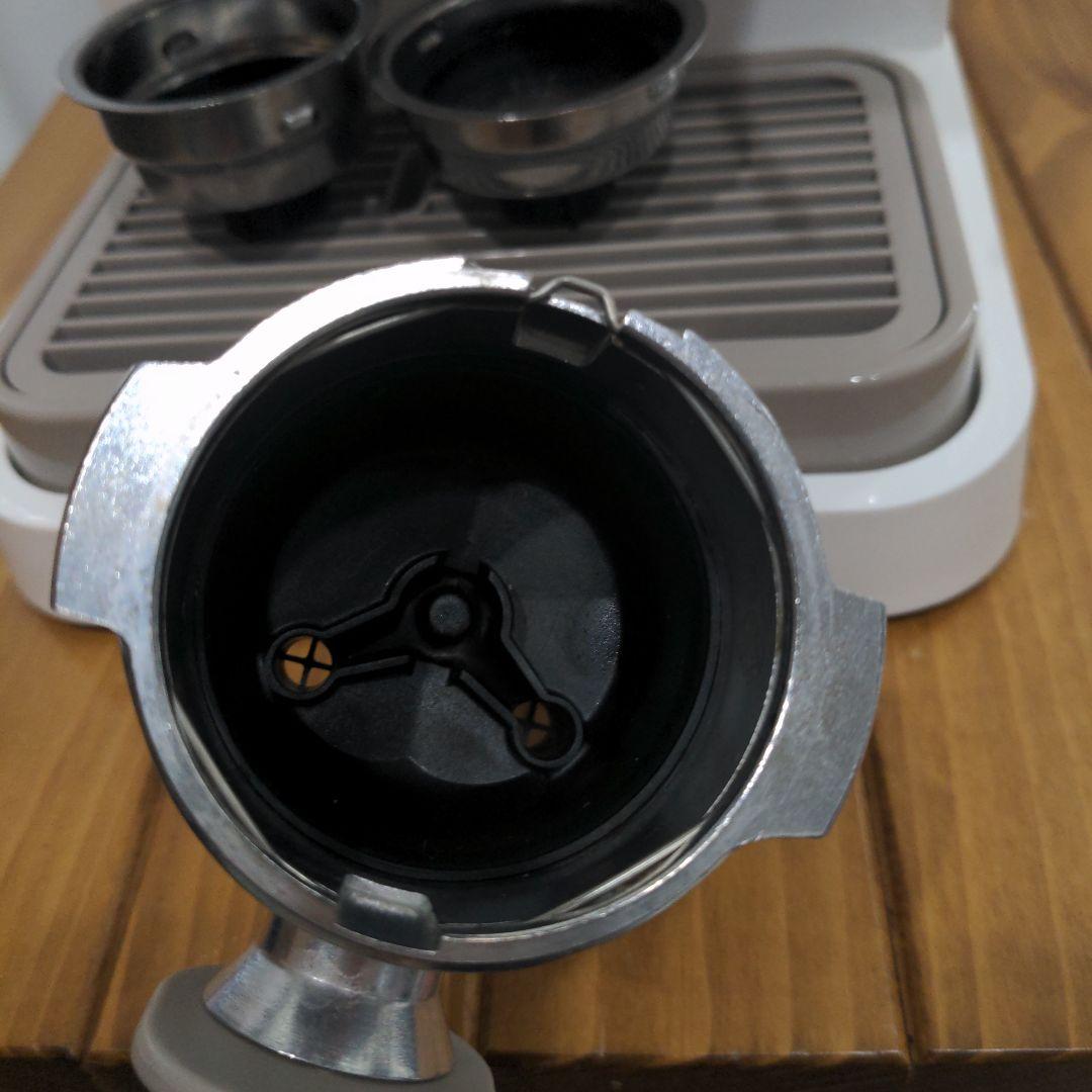 De'Longhiエスプレッソメーカー スティローザ EC235J-W