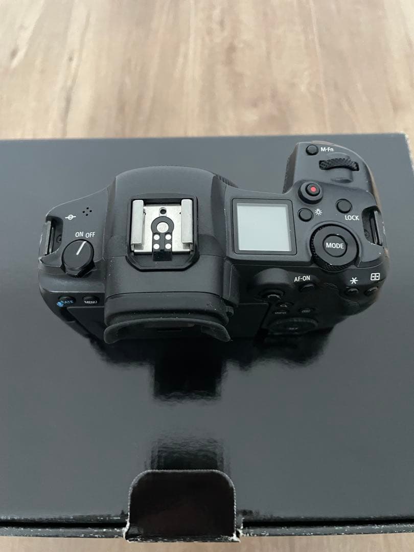 Canon EOS R5 本体と付属品 キャノン R6 ミラーレス 一眼レフ