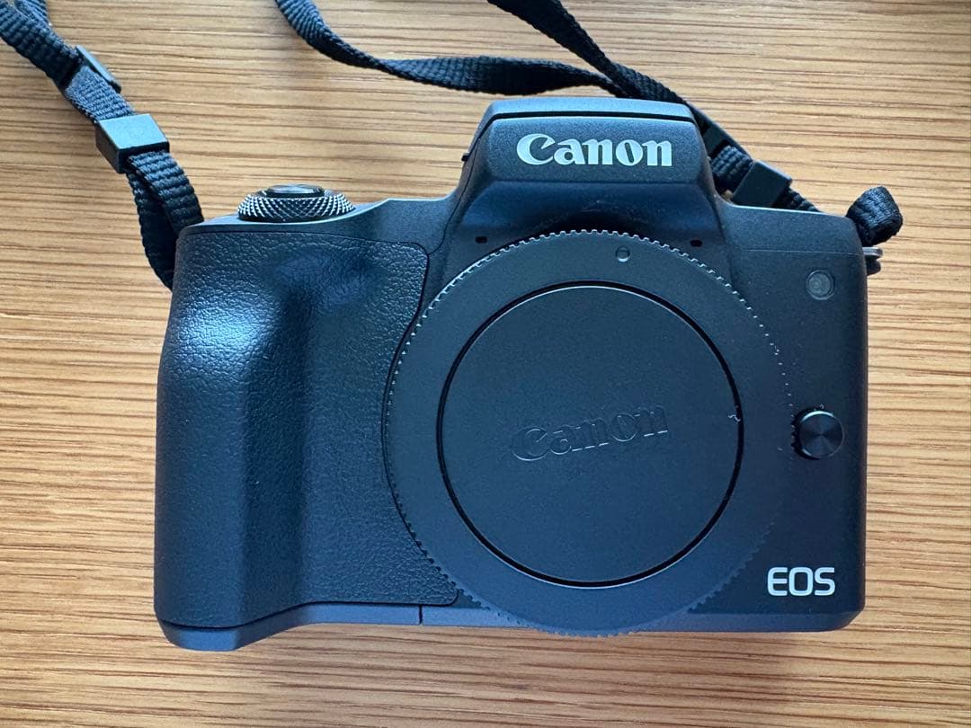 【美品】Canon EOS Kiss M ミラーレス一眼 本体とレンズ2本