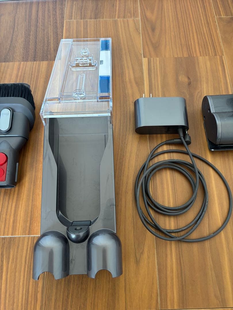 純正　Dyson V10 Fluffy コードレス掃除機 本体と付属品　ダイソン