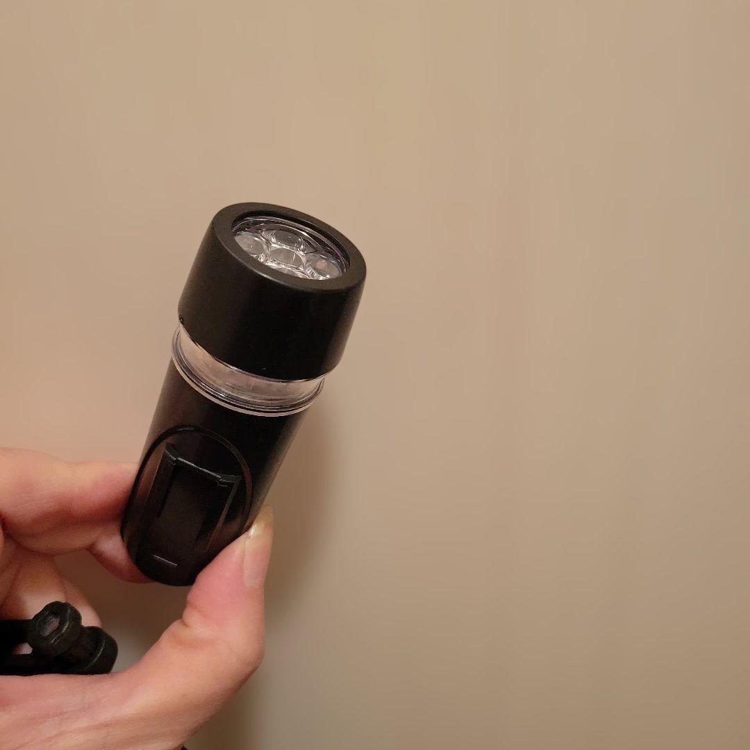 折りたたみ自転車　前面バスケット付き　20インチ　ノーパンクタイヤ