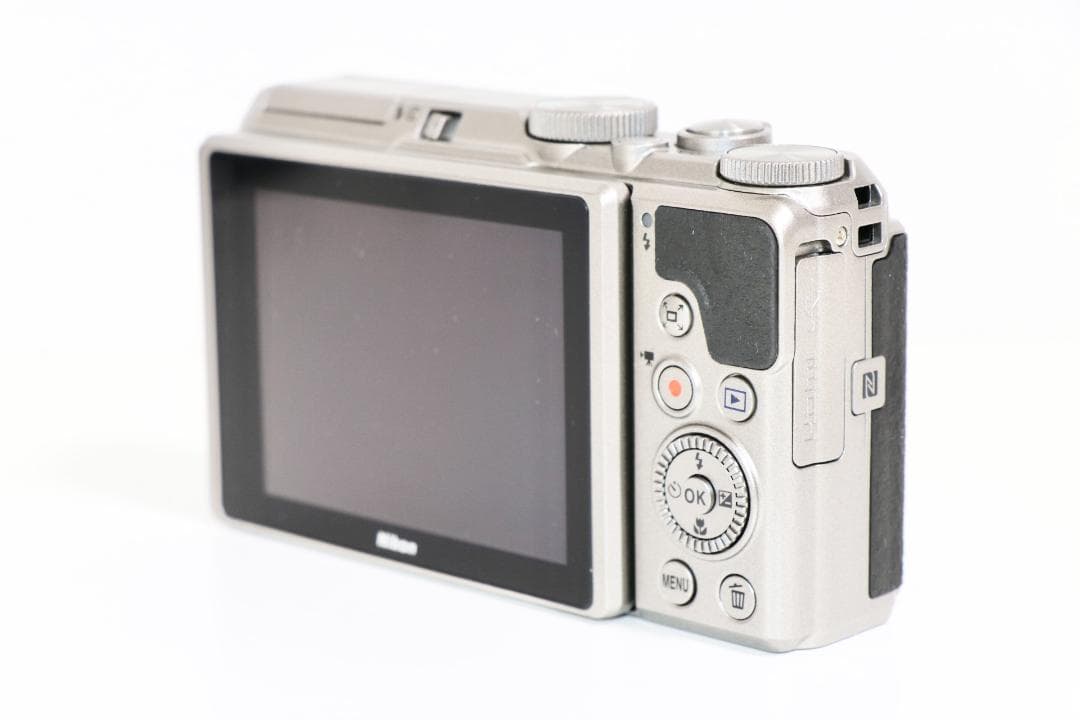 ■ 新品級 ■ ニコン Nikon COOLPIX A900 シルバー