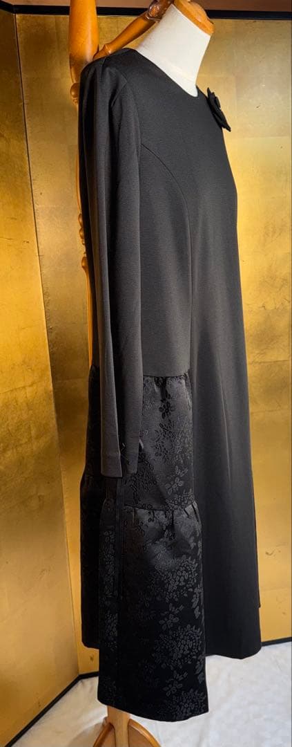 【スーパービューティ】新品タグ付き定価24,200円ストレッチワンピース42