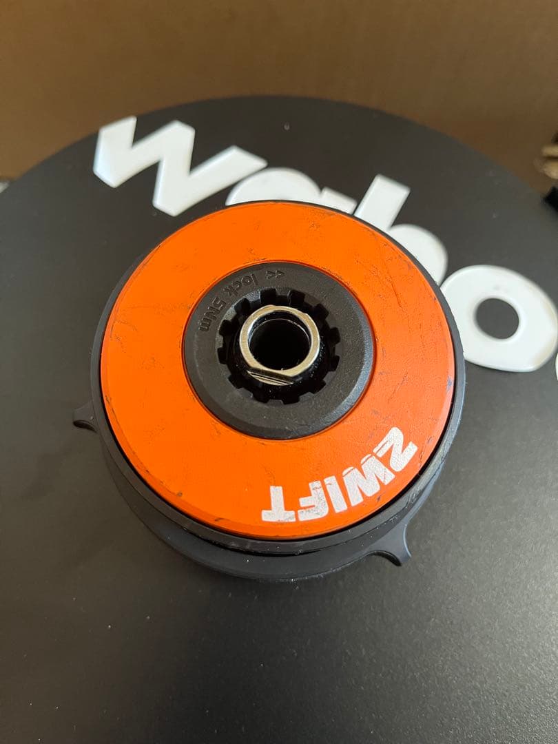 Wahoo KICKR CORE ズイフトコグ付き