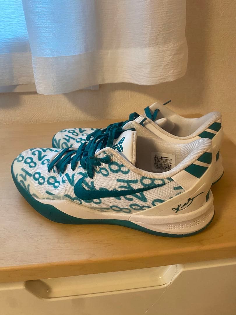 Nike Kobe シューズ ホワイト/ターコイズ
