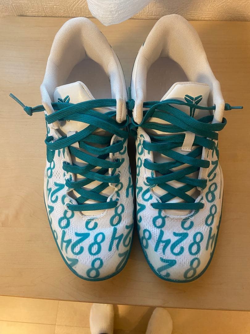 Nike Kobe シューズ ホワイト/ターコイズ