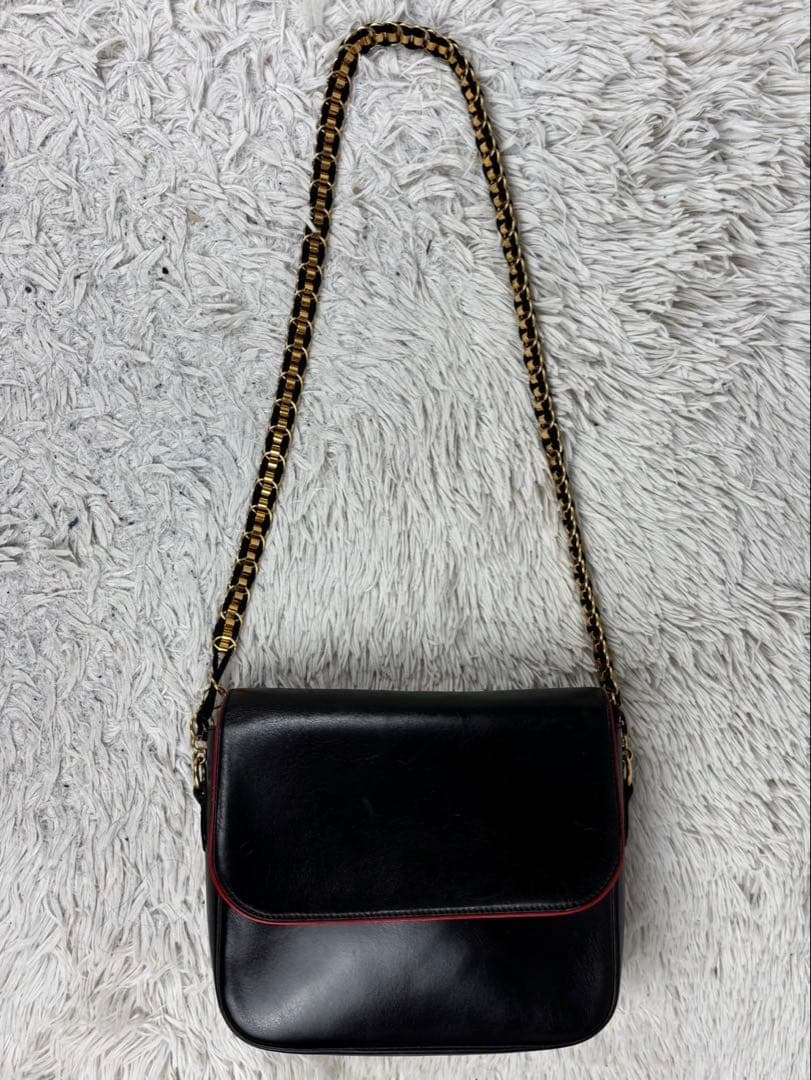 美品 イヴサンローラン レザー ショルダーバッグ フラップ ロゴ型押し ブラック