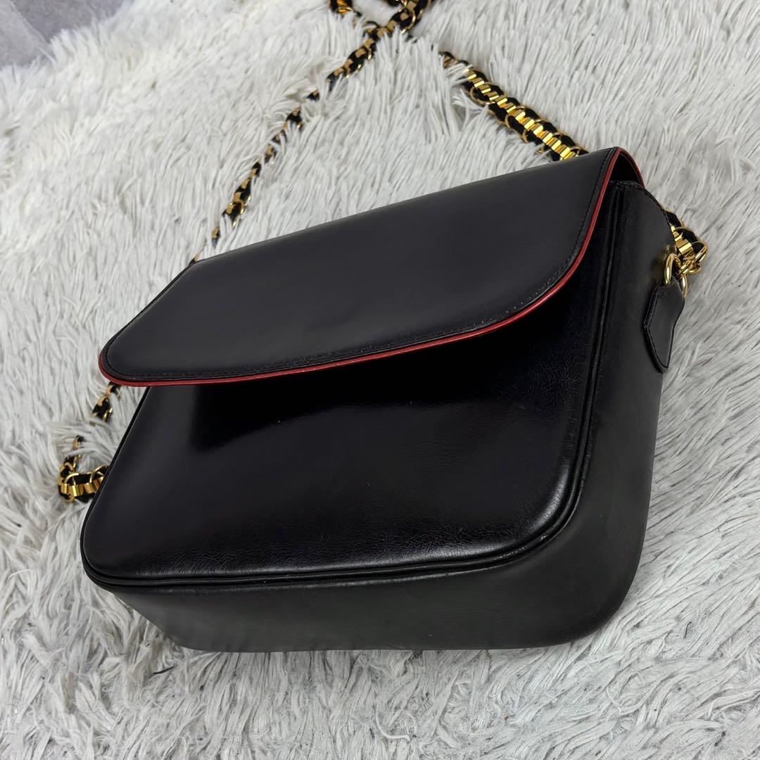 美品 イヴサンローラン レザー ショルダーバッグ フラップ ロゴ型押し ブラック