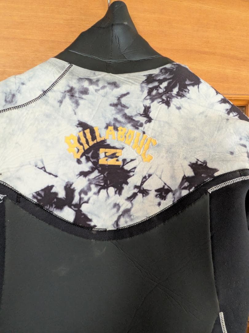 セミドライウェットスーツ