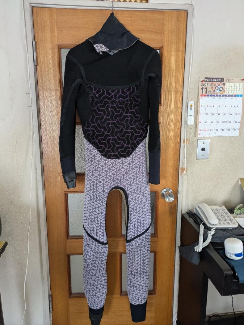 セミドライウェットスーツ