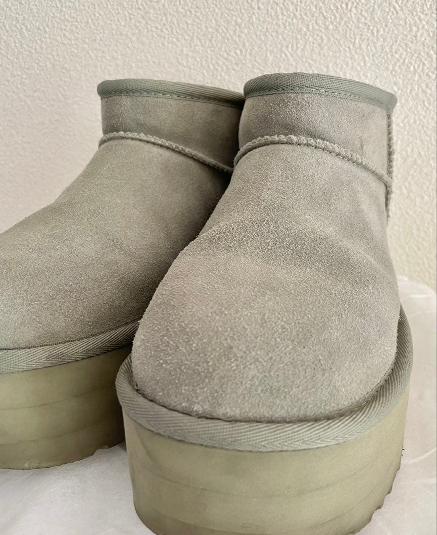UGG クラシックウルトラミニ厚底ムートンブーツ